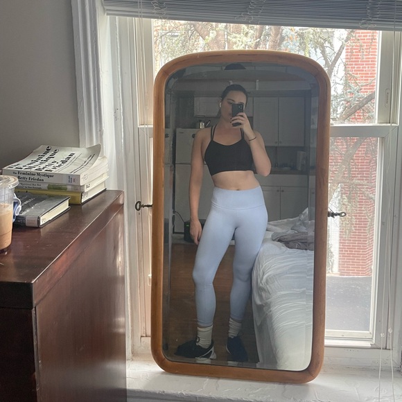 Like new lululemon wunder leggings - Picture 2 of 7